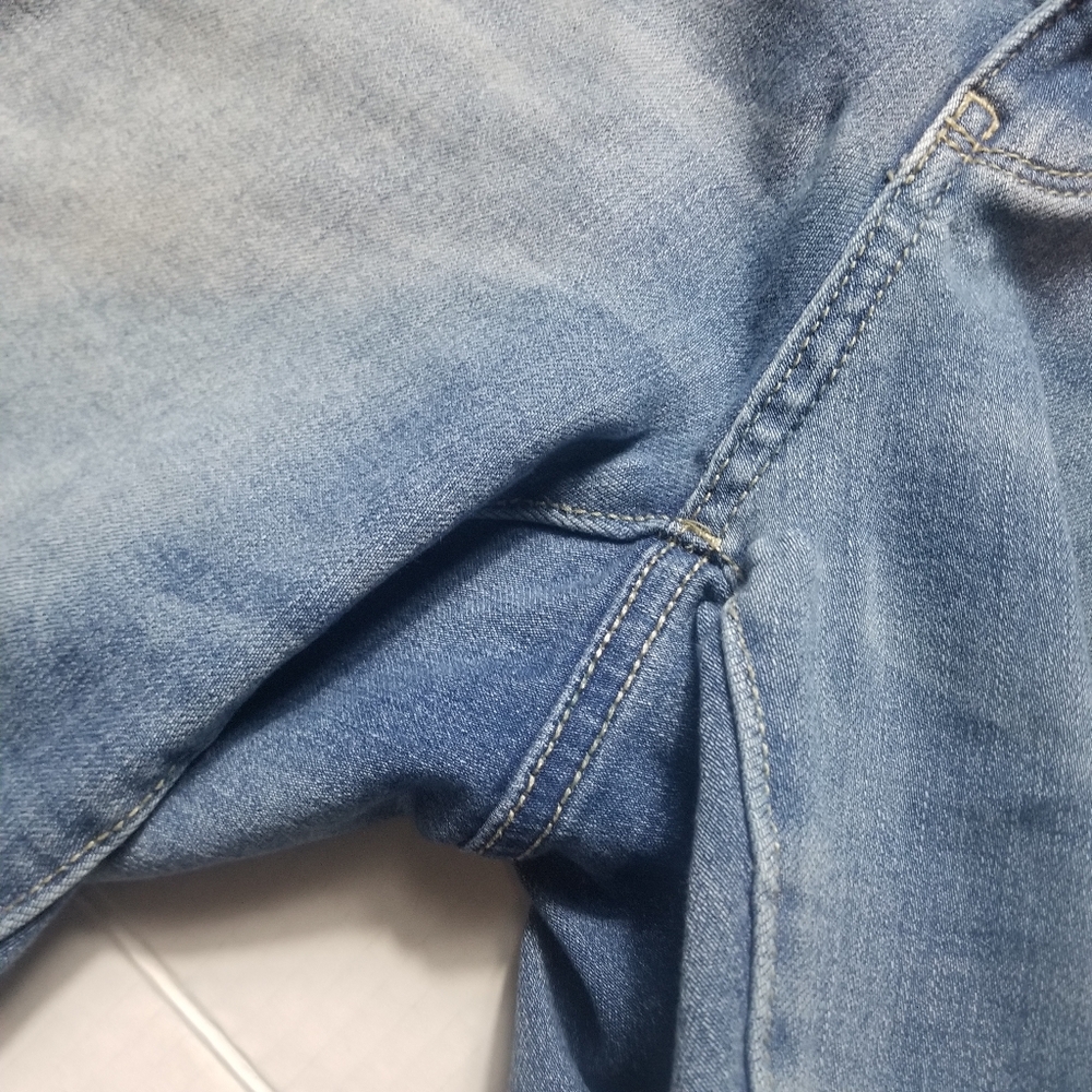 TIME AND TRU WOMEN'S DENIM MID-RISE SHORTS SIZE 14 - Picture 8 of 14